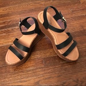 Black Strapping Wedge Platform Sandals Sz 8