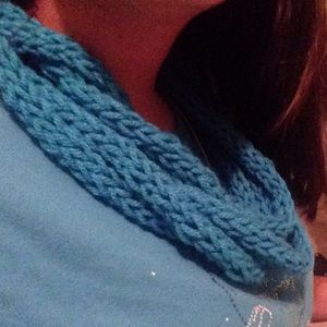 Yarn Scarf (Handmade)