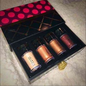 MAC Holiday Pigment Set