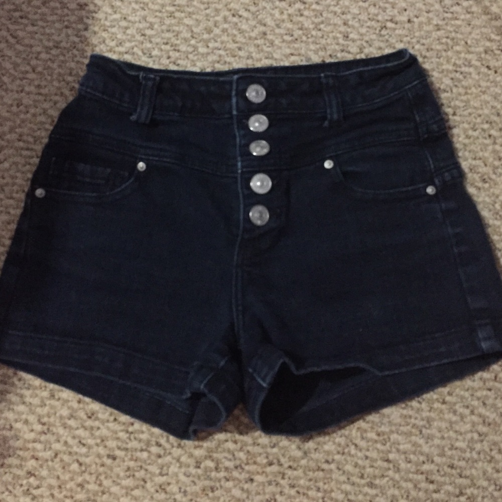 High wasted denim shorts