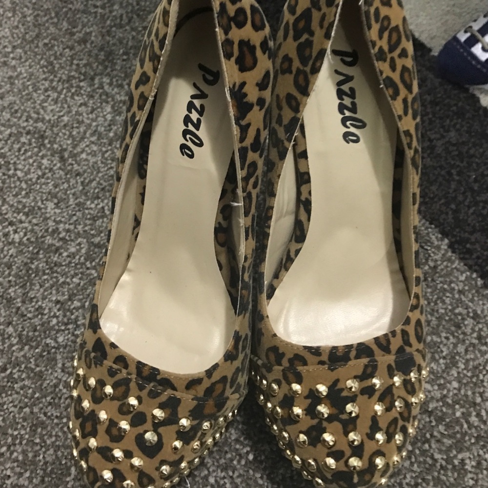 Heels - Picture 2 of 3