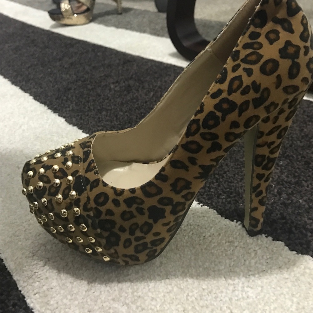 Heels - Picture 3 of 3