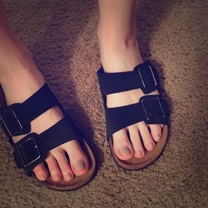 American Eagle Sandals: Size 9