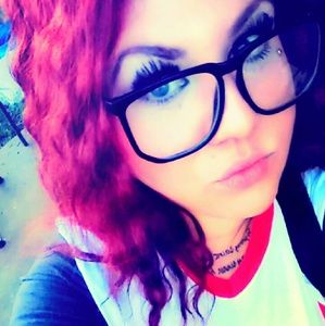 Meet your Posher, Briana