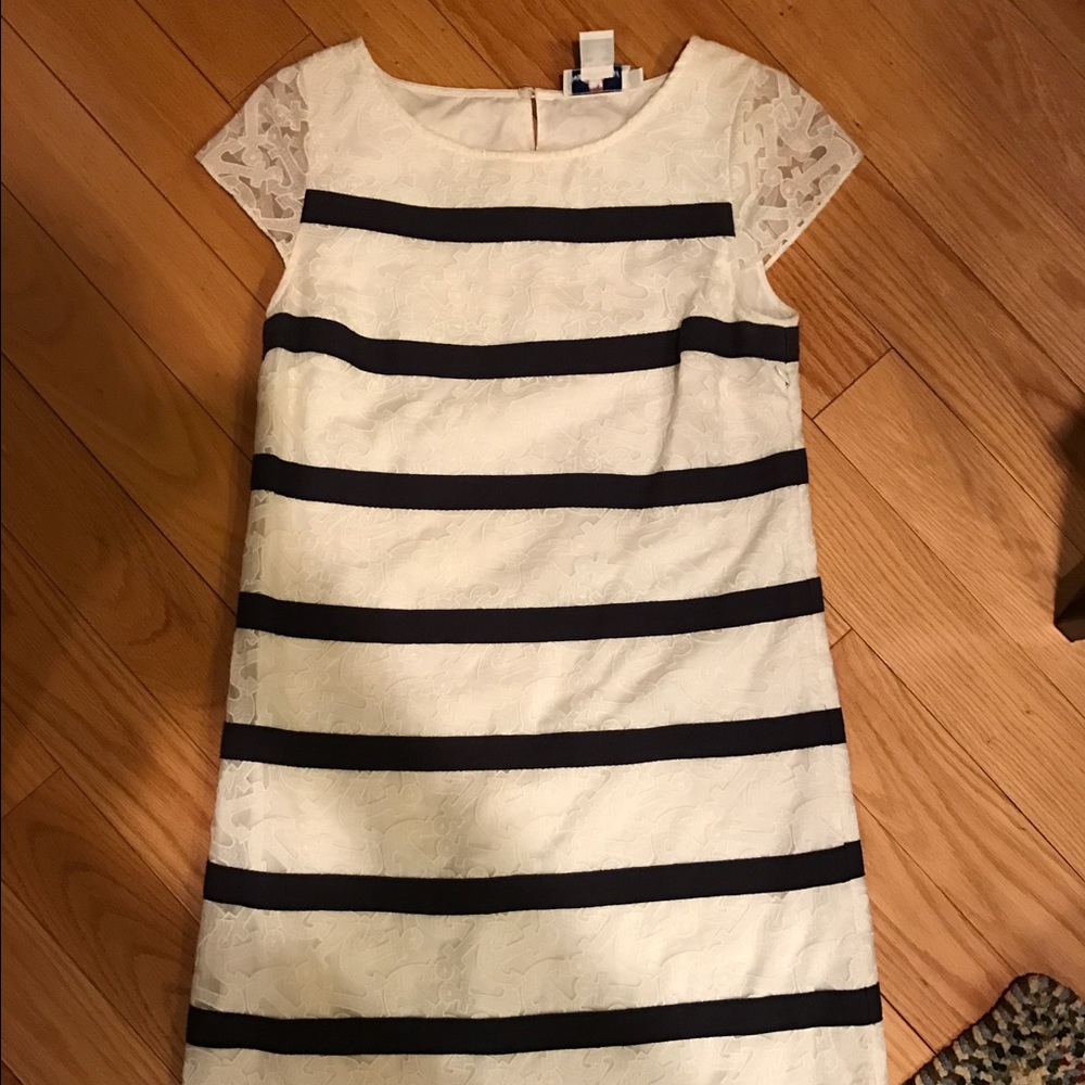 Vineyard Vines Stripes Dress w/anchor lace detail