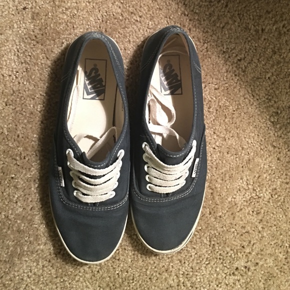 Vans - Picture 2 of 4