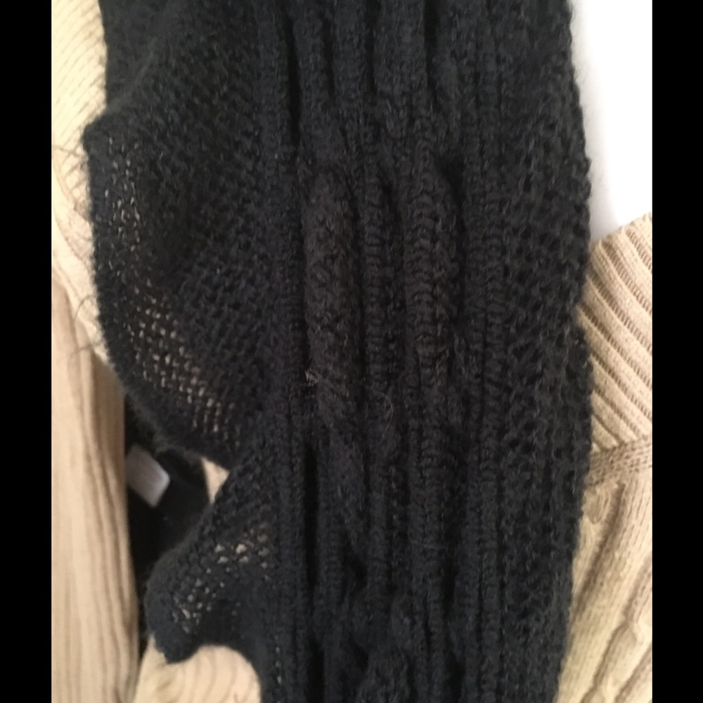 DONATING 3/12! MUST BUNDLE! NWOT Black scarf - Picture 2 of 4