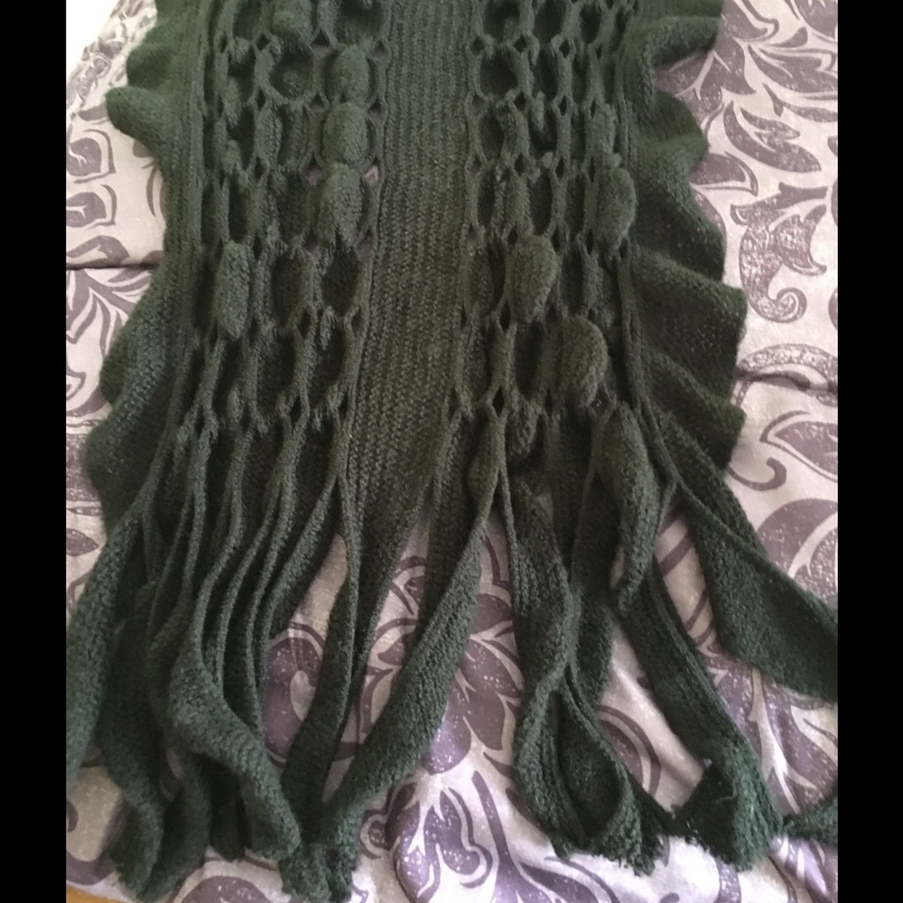 DONATING 3/12! MUST BUNDLE! NWOT Black scarf - Picture 3 of 4