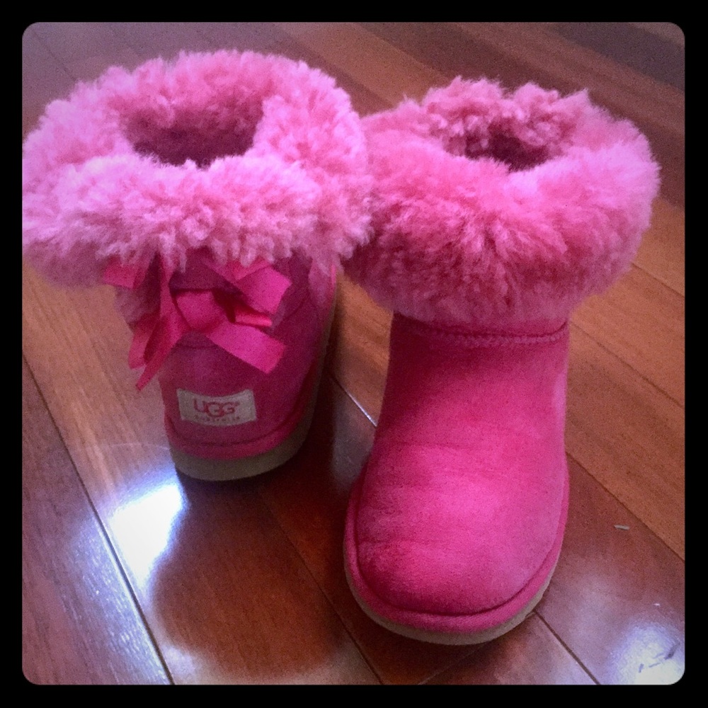 UGG pink lace