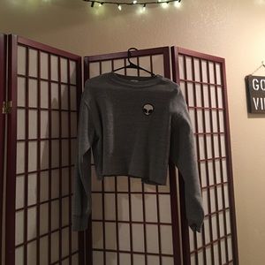 Alien patch cropped crew neck