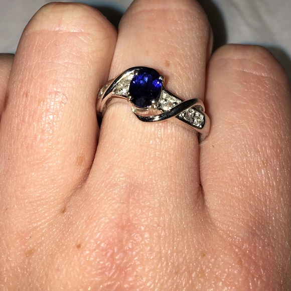 Sapphire Infinity ring - Picture 1 of 3