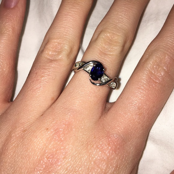 Sapphire Infinity ring - Picture 2 of 3