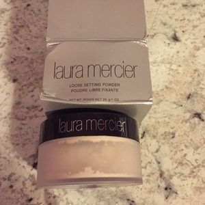 Laura Mercier loose setting powder