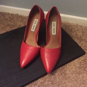 Red pumps