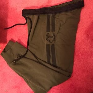 🚫On hold til 1/26 @ 11pm ! VS PINK sweat pants