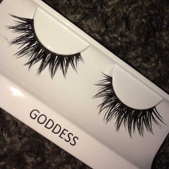 SOLD 🎉 Goddess - KoKo Lashes - Picture 2 of 2