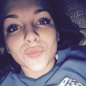 Meet your Posher, Elly