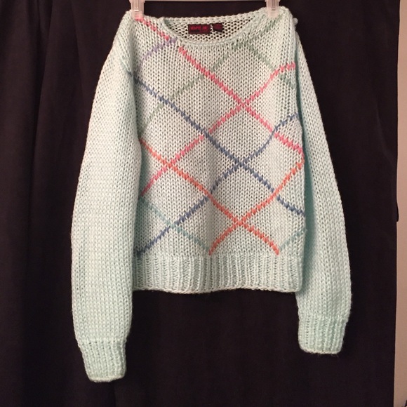 Cute Vintage Blue Large Sweater - Picture 2 of 2