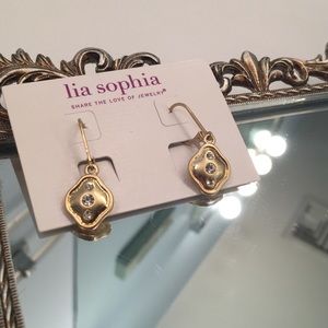 🔱 Lia Sophia Clasp Closure Gold Dangle Earrings