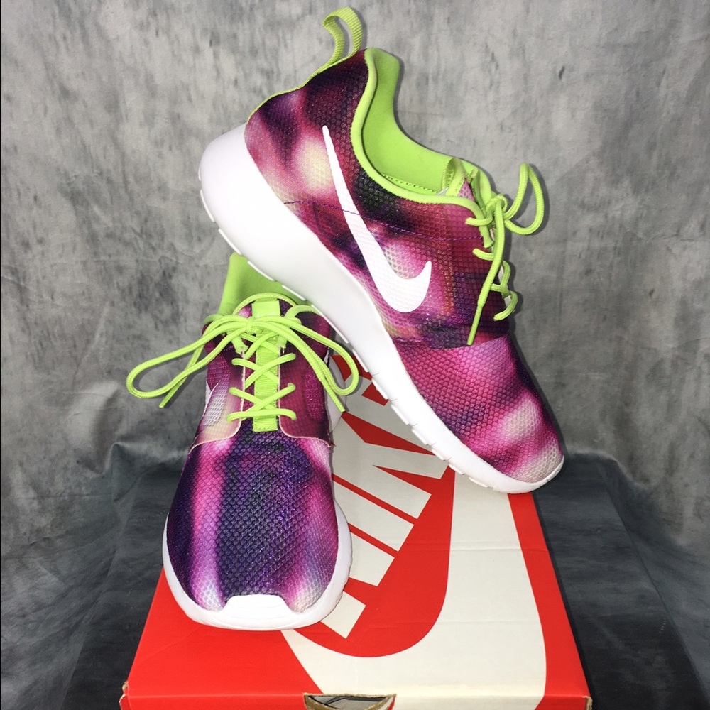 Women's Nike Roshe Run Flight Weight GS 6.5Y/8.5