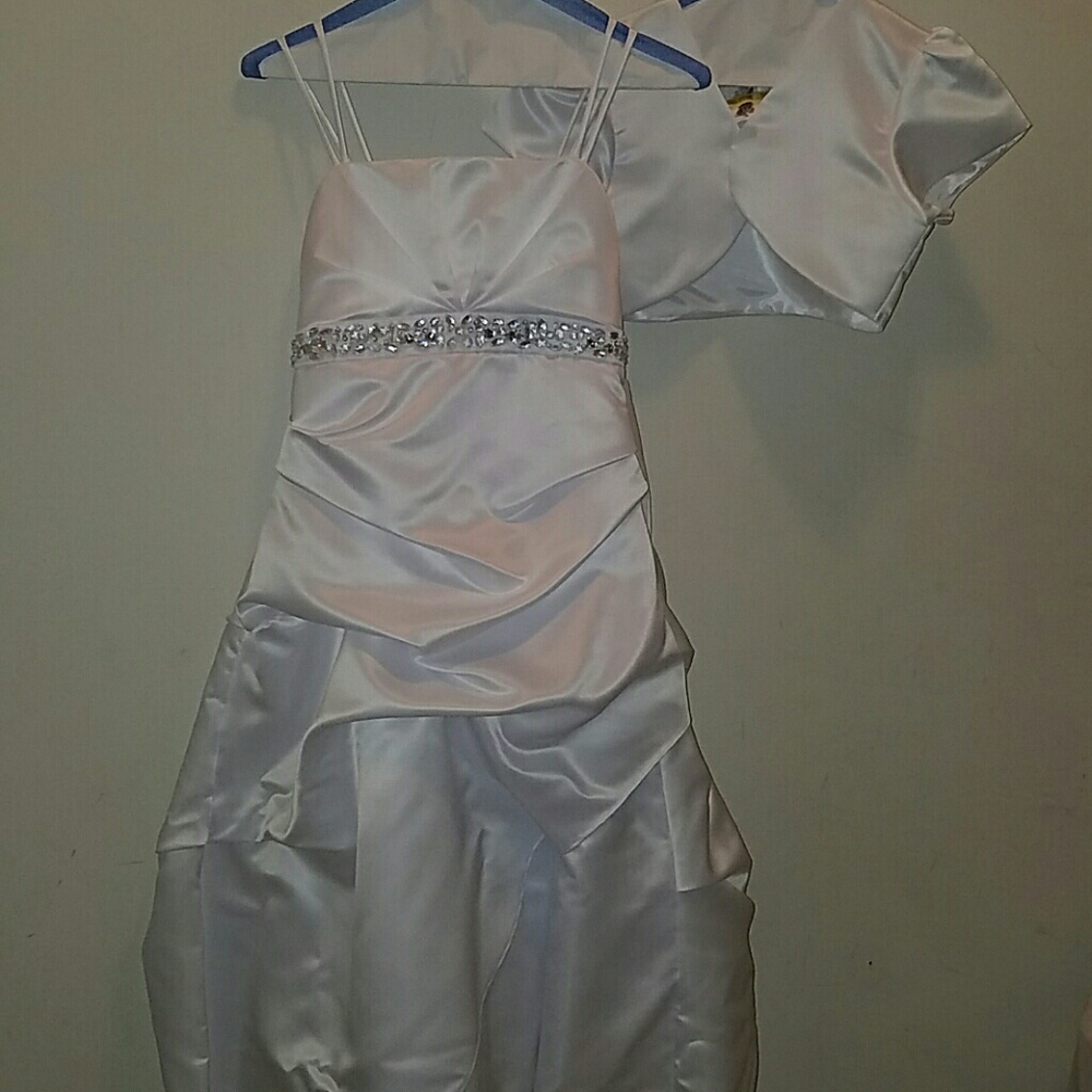 GIRLS FORMAL WHITE DRESS