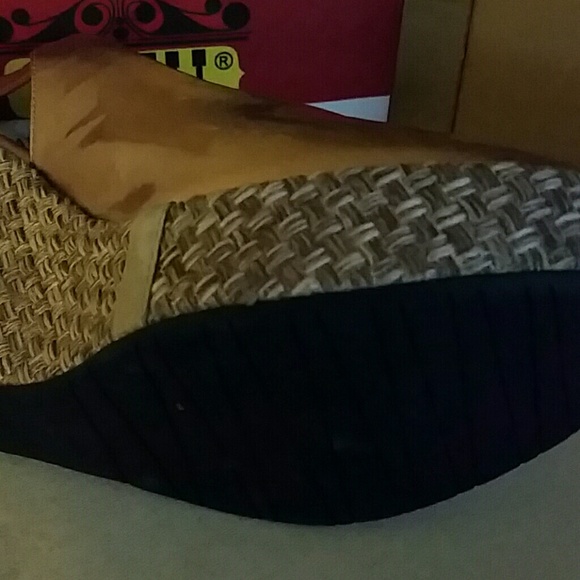 I used this only once, rose color, - Picture 2 of 4