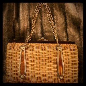 Vintage 1970's sturdy straw handbag