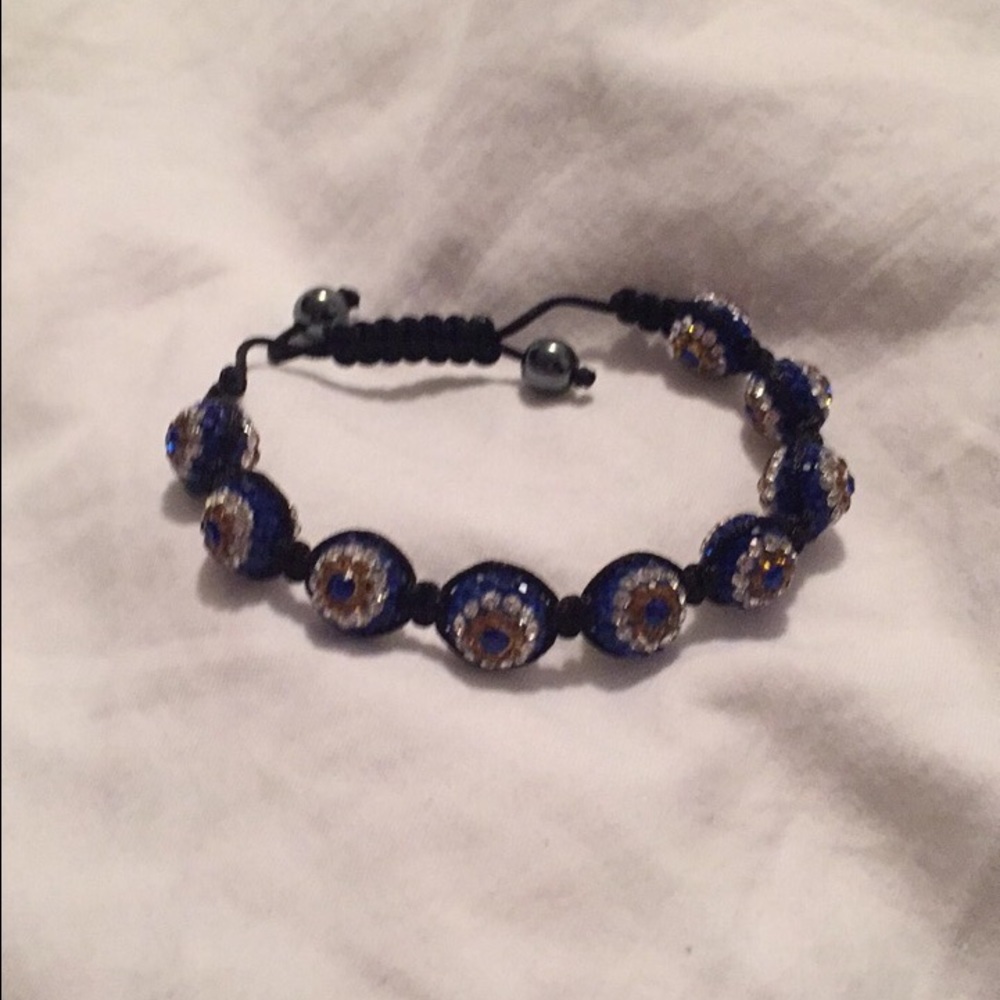 Beaded string bracelet