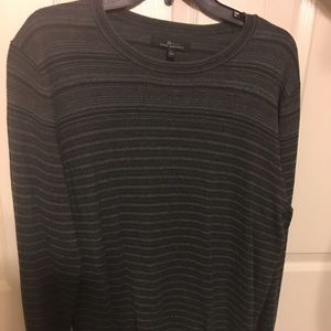 Long sleeve grey patterned shirt