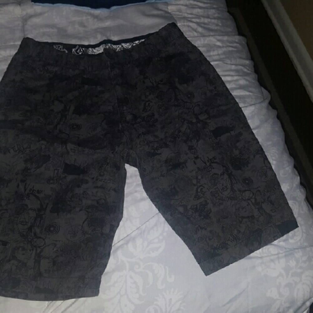 Volcom comic print shorts