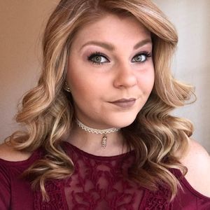 Meet your Posher, Savannah rose