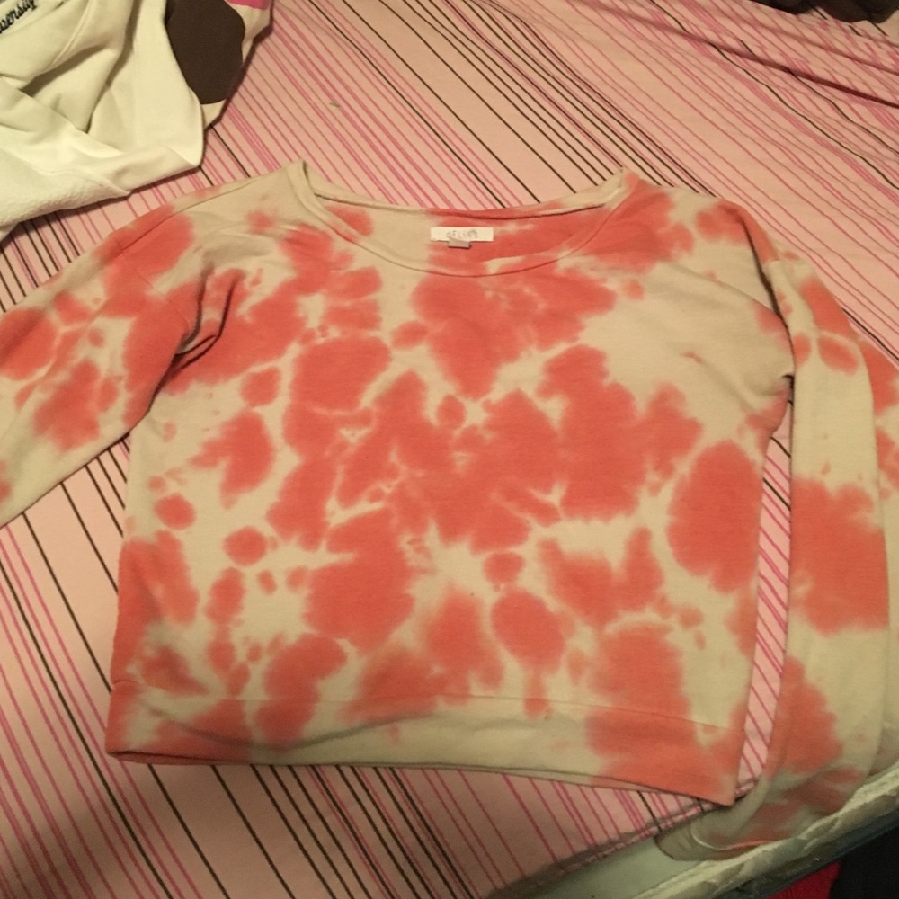Cute pink and white cropped crew neck