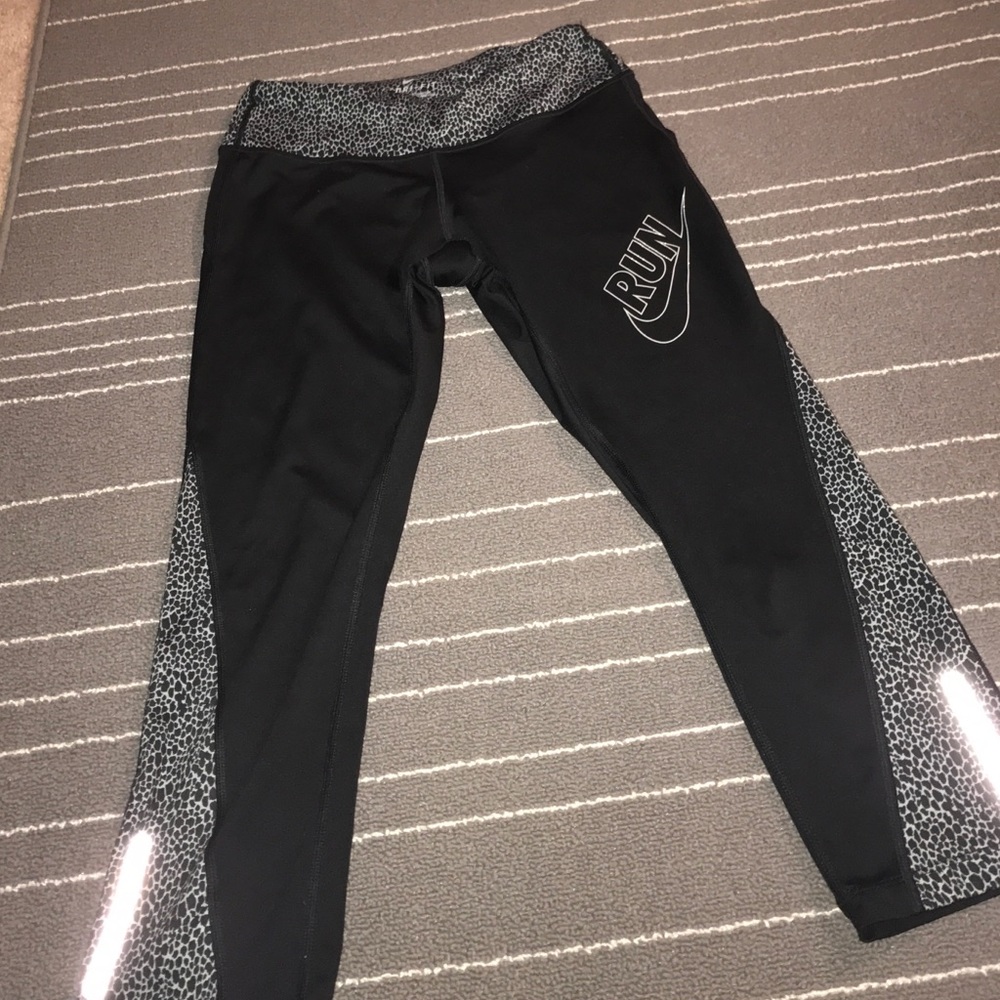 Nike Cropped Leggings