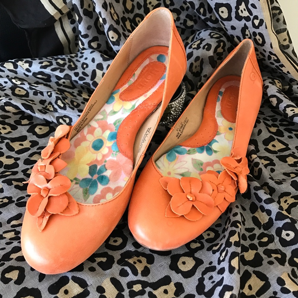 Born WORN ONCE Gemma Ballet Flat w/ Flowers