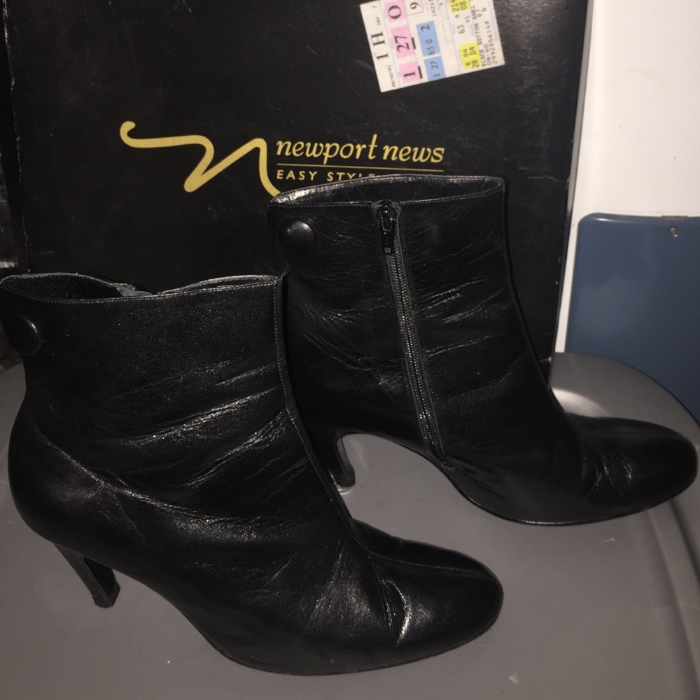 💥SALE💥🛍Newport News booty heels🛍