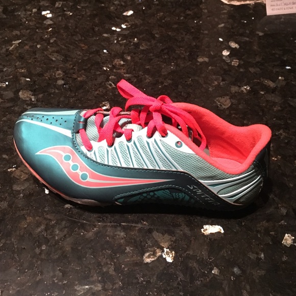 These are gently used Saucony track shoes. - Picture 2 of 4