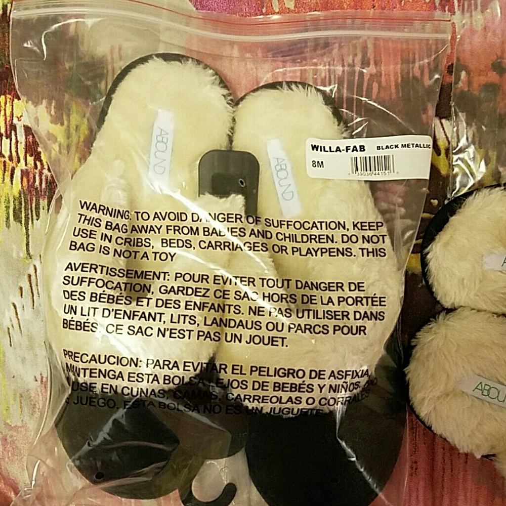 Slippers - Picture 2 of 4