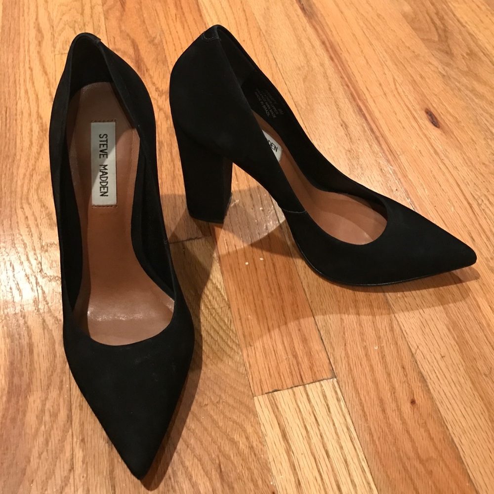 Steve Madden Black Pumps
