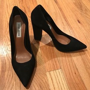 Steve Madden Black Pumps
