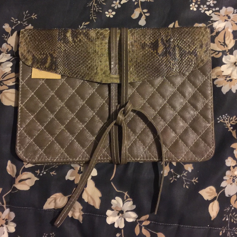 Gabag.Co quilted leather pouch rare.