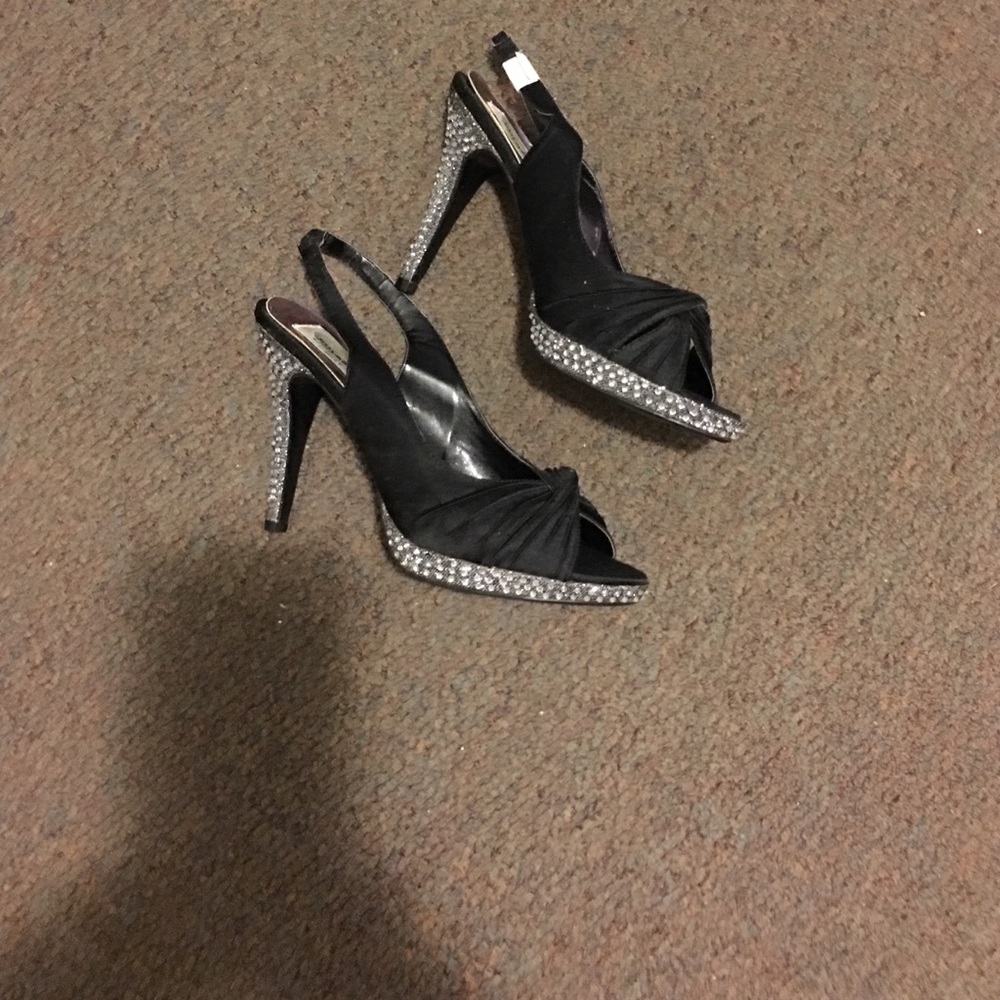 Heels - Picture 2 of 4