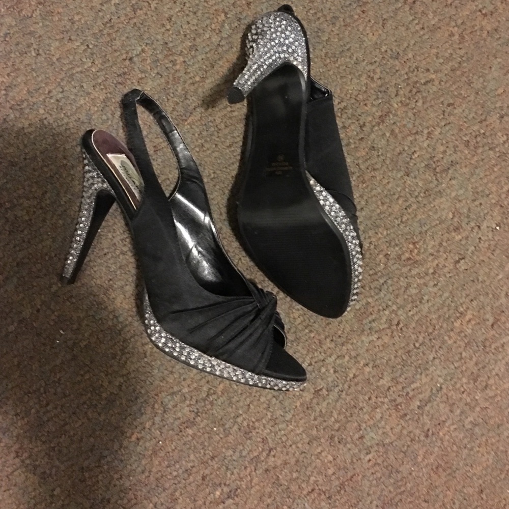 Heels - Picture 3 of 4