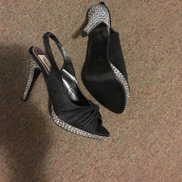 Heels - Picture 3 of 4