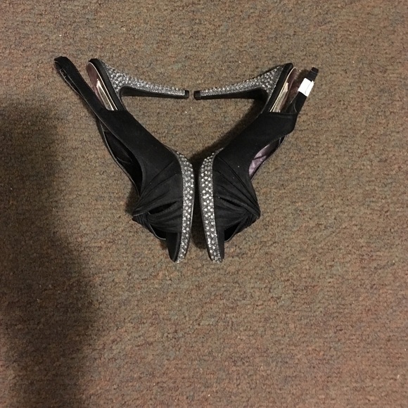 Heels - Picture 4 of 4