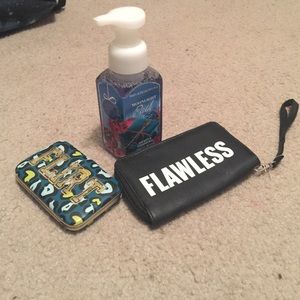2 wallets, "moonlight path" hand soap