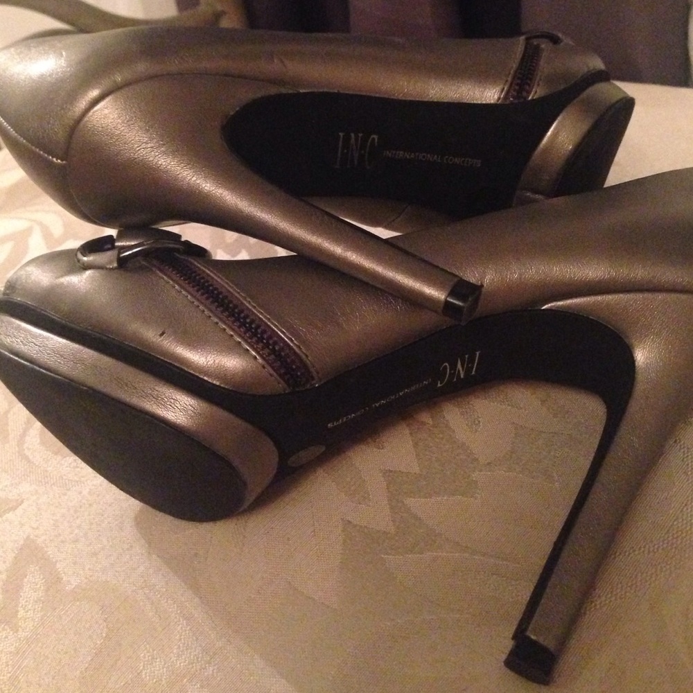 INC silver peep toe pump