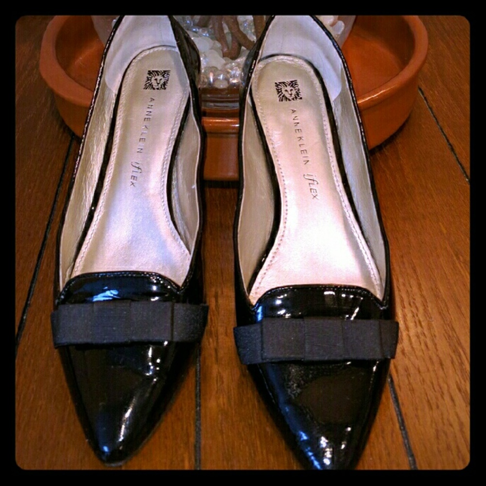 Black patent flats