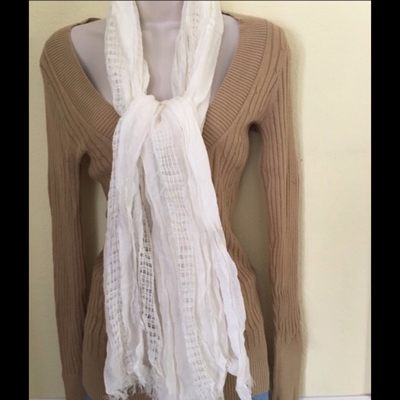 DONATING 3/12!  MUST BUNDLE! NWOT White long scarf - Picture 1 of 3