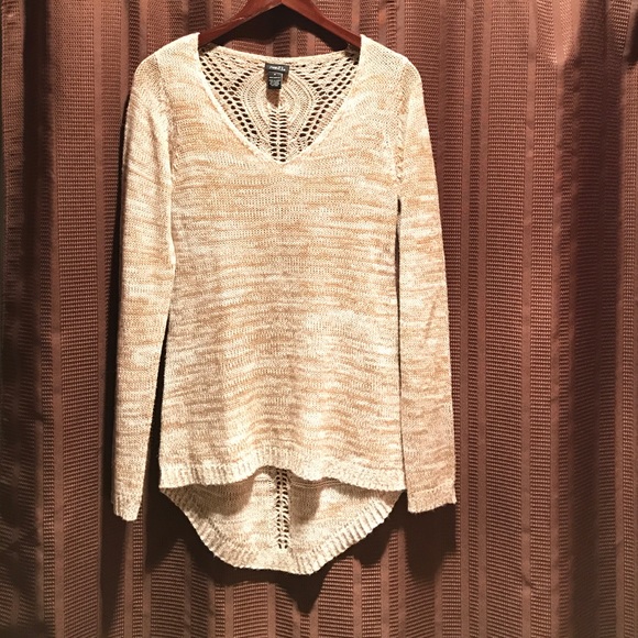 Cream and tan sweater - Picture 2 of 3