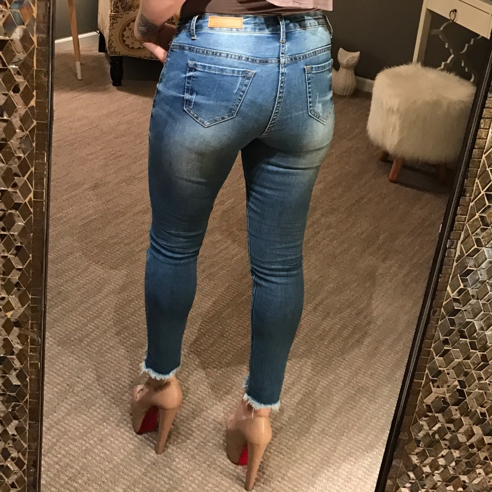 LAST PAIR! Raw Hem Jeggings - Picture 2 of 3
